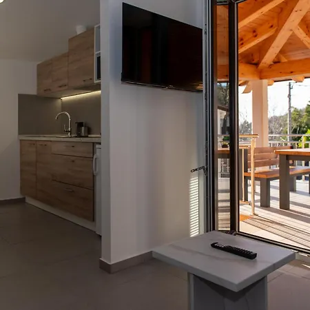 아파트 Pr' Uzlejbvih