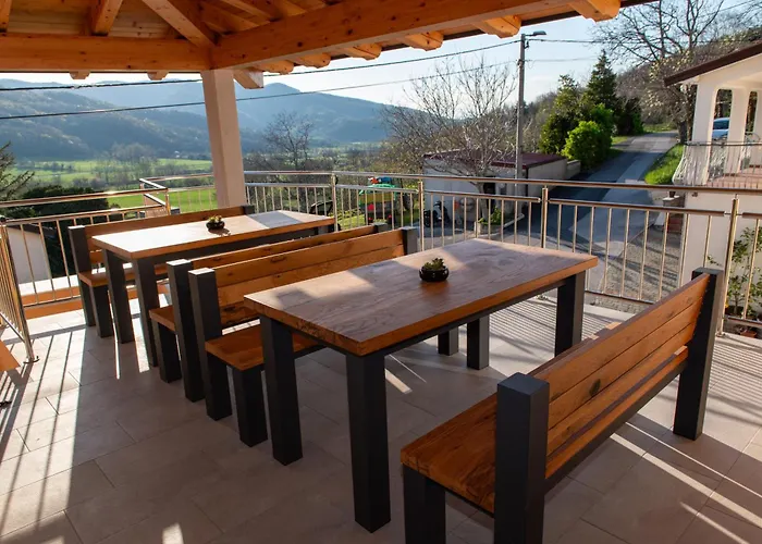 דירה Pr' Uzlejbvih Podnanos