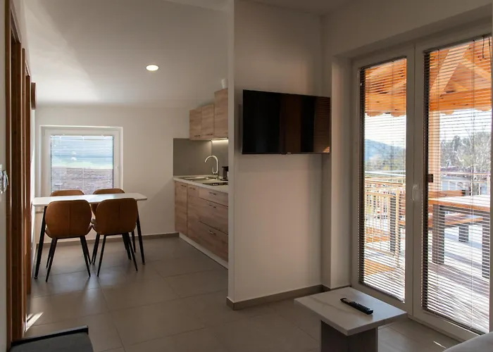 Pr' Uzlejbvih Appartement *