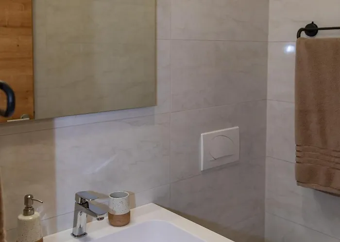 Pr' Uzlejbvih Appartement Podnanos